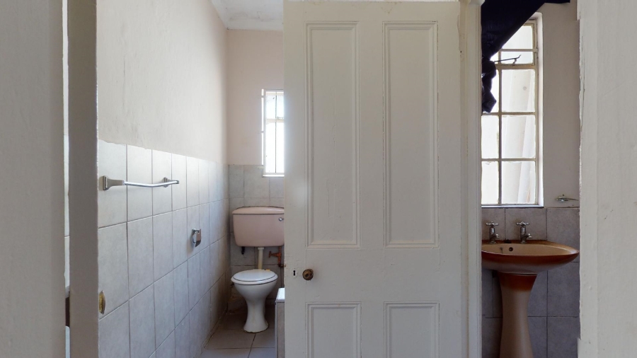 6 Bedroom Property for Sale in North End Eastern Cape